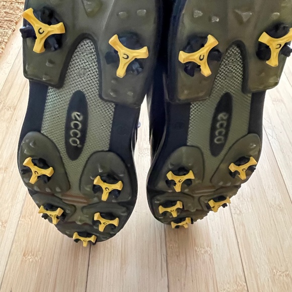 ECCO Black Golf Shoes, all leather shoes - Picture 9 of 13